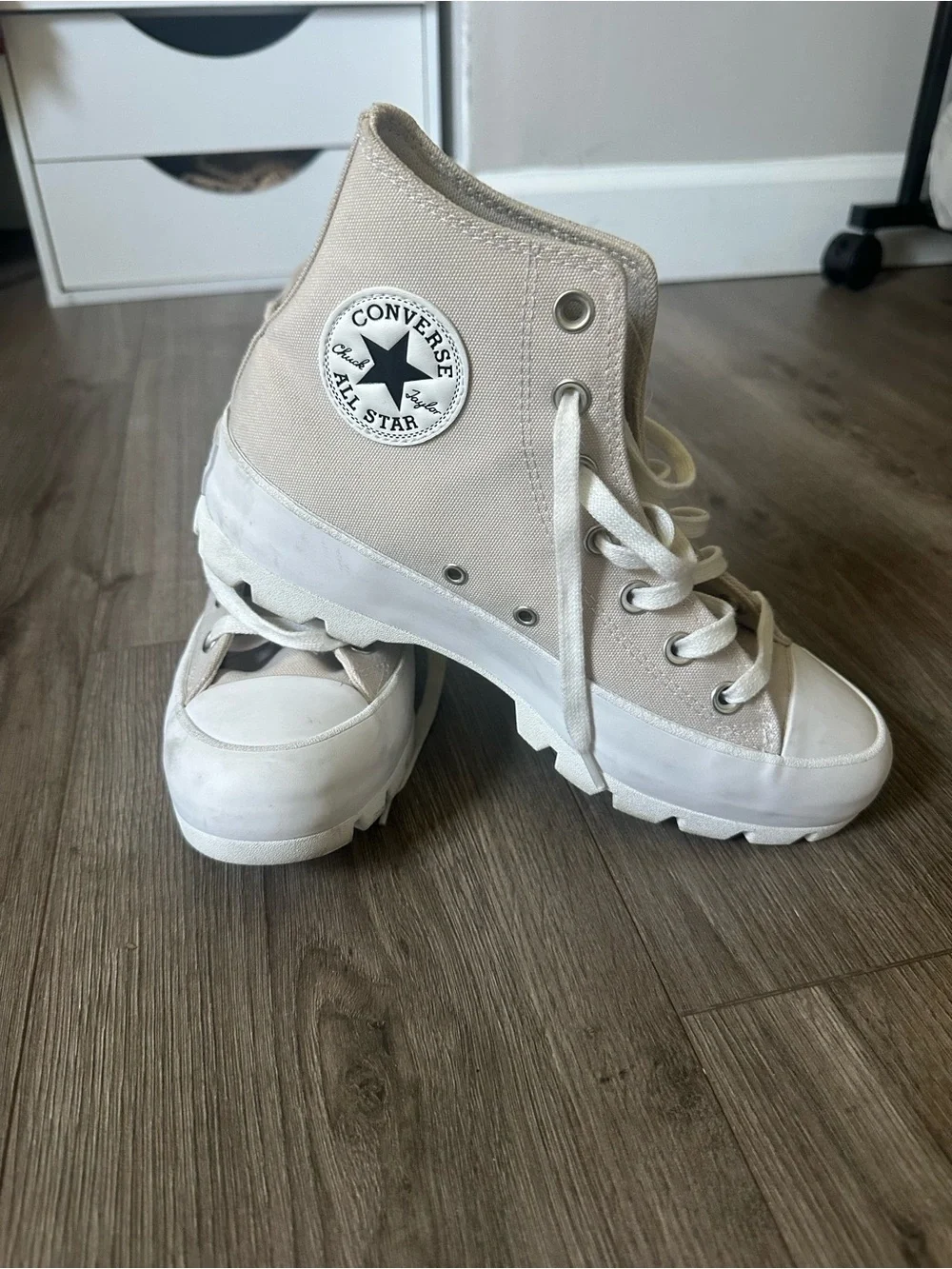 Converse Nude Beige aesthetic Platform Lug Sole High Top Sneakers in Cream/White - Picture 7 of 16